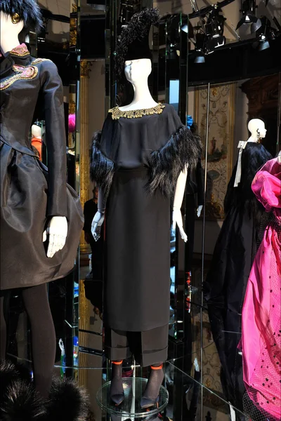 Look 12